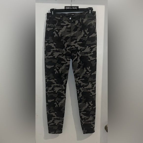 Ladies Black and Gray Skinny Camouflage Pants - Picture 1 of 6